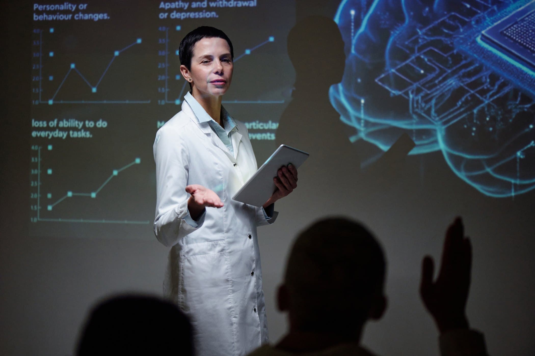 Vétérinaire présentant des données scientifiques